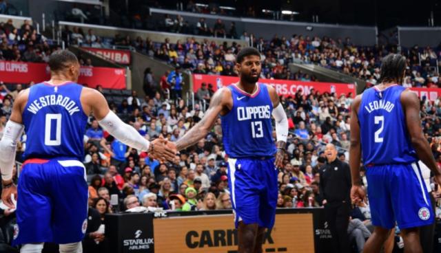 实时赔率-韦少对被换下场感到错愕 快艇变阵他又是牺牲品？