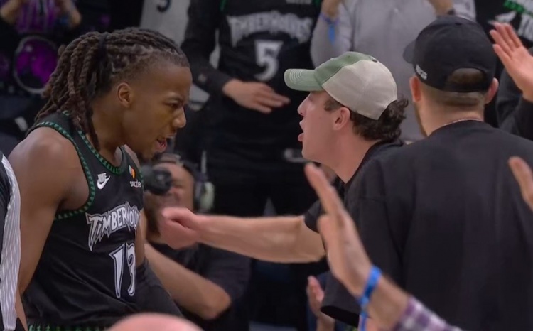 投注网站-杀疯了！道苏姆底角三分球追平打停掘金 个人已经轰下21分