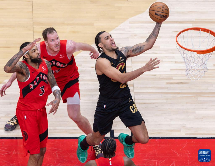 2025世俱杯-NBA季后赛：猛龙胜骑士|克利夫兰骑士队|詹姆斯·哈登|新华社|首轮|多诺万-米切尔_新浪体育_新浪新闻